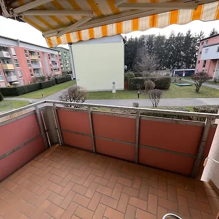 In Einer Ruhigen Umgebung In Apartment